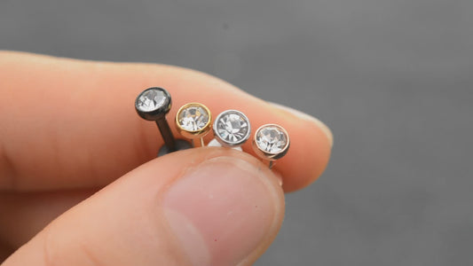 5Pcs Pack 1.2x6/8mm Post Round CZ Nose Stud Flat Back Labret Lip Ring Surgical Steel Helix Piercing Oreja Conch Piercing Cartilage Stud Earrings for Women Men Tragus Body Jewelry